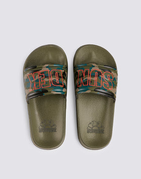 ZAPATILLA DE RAYAS CAMUFLADAS CON LOGOTIPO