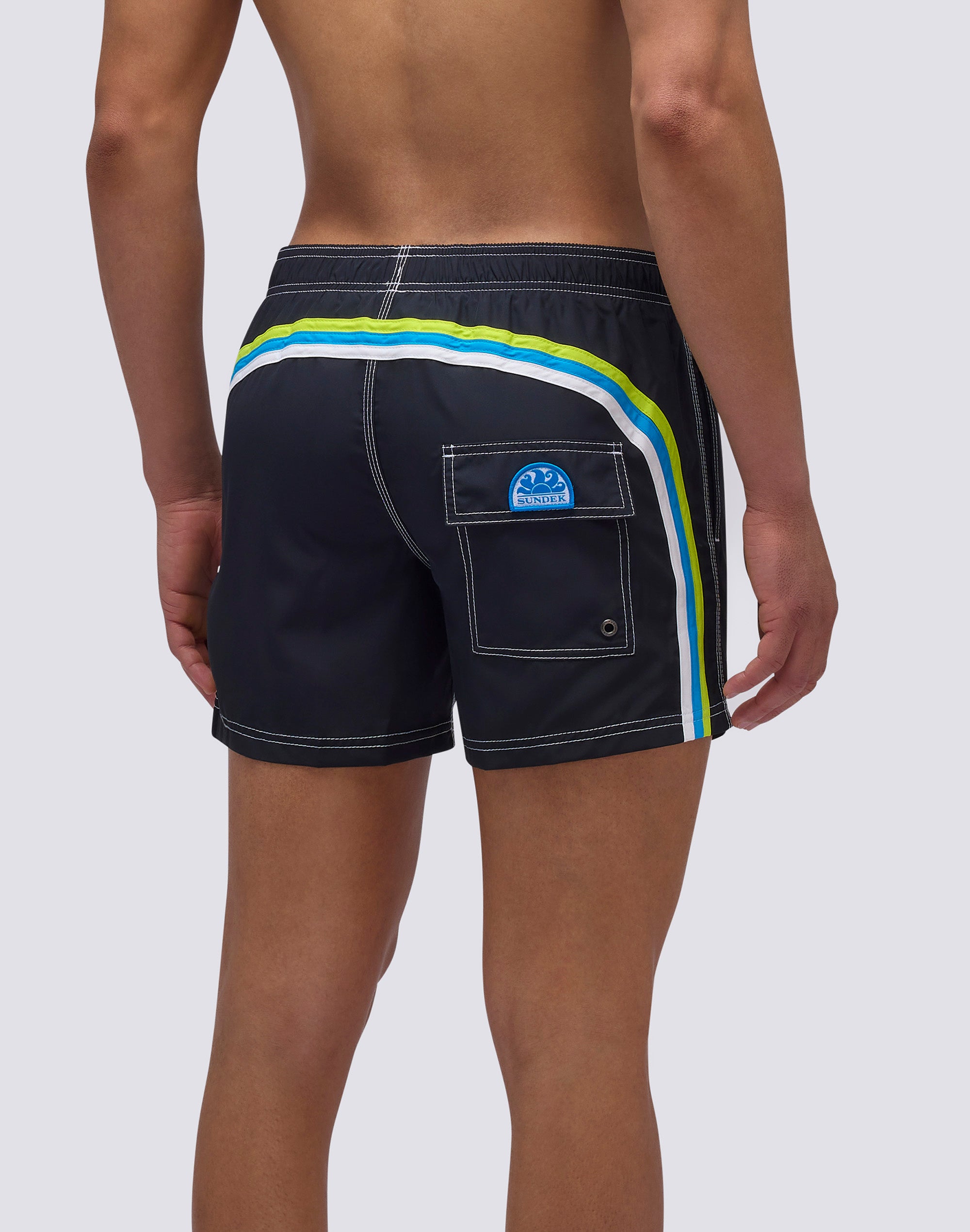 Maillot de bain court emblématique en taffetas à taille Maillot de bain court emblématique en taffetas à taille