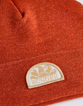 BEANIE WITH PATCH