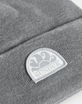 BEANIE WITH PATCH