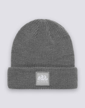 BONNET EN TRICOT CÔTELÉ
