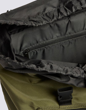 SAC À DOS EN NYLON BRILLANT AVEC POCHES CARGO