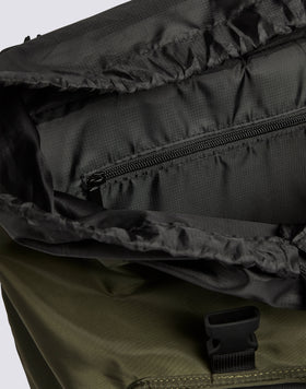 SAC À DOS EN NYLON BRILLANT AVEC POCHES CARGO