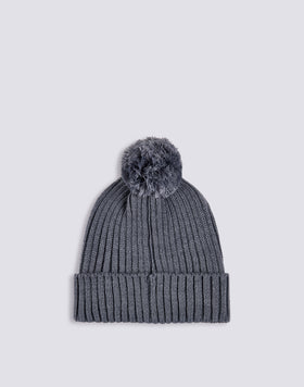 GORRO CON POMPÓN