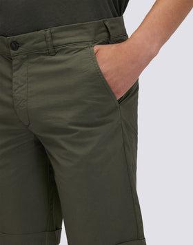 SHORT DE MARCHE HOMME EN POPLIN EXTENSIBLE TEINTE EN PIÈCE