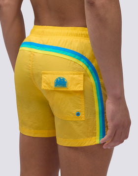 SHORT CRINKLED SWIM SHORTS WITH AN ELASTICATED WAISTBAND