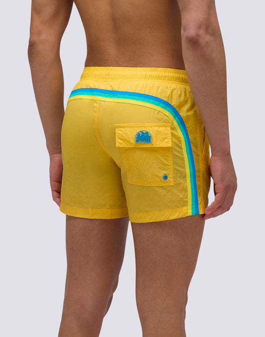 SHORT CRINKLED SWIM SHORTS WITH AN ELASTICATED WAISTBAND