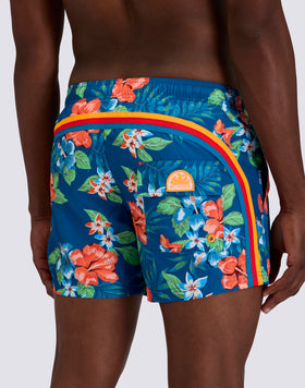 BAÑADOR CORTO DE CINTURA ELÁSTICA DE POLIÉSTER RECICLADO REPREVE® CON ESTAMPADO ISLAND BLISS