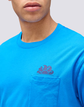 T-SHIRT CON TASCA