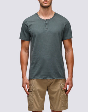 T-SHIRT AVEC BOUTONS