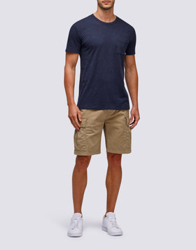 T-SHIRT TEINTÉ EN VÊTEMENT AVEC POCHE