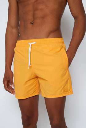 MID-LENGTH SWIM SHORTS WITH AN ELASTICATED WAISTBAND