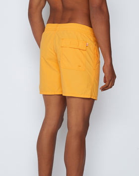 MID-LENGTH SWIM SHORTS WITH AN ELASTICATED WAISTBAND