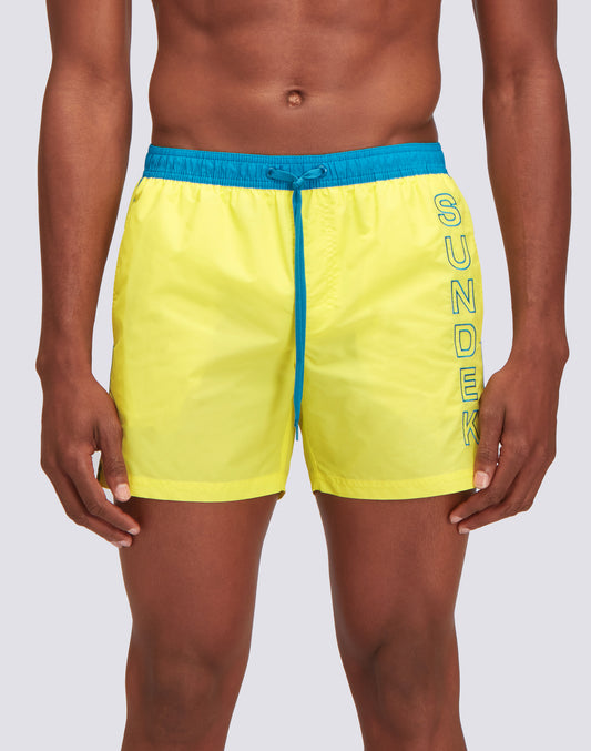 MAILLOT DE BAIN COURT À TAILLE ÉLASTIQUÉE EN TAFFETAS ICONIQUE AVEC PASSEPOILS CONTRASTÉS