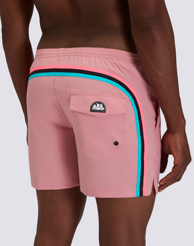 BAÑADOR CON TEJIDO ELÁSTICO, CINTURA ELÁSTICA Y BOLSILLO EXTRAÍBLE