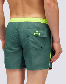 MAILLOT DE BAIN COURT ICONIQUE EN TAFFETAS AVEC PASSEPOIL CONTRASTÉ