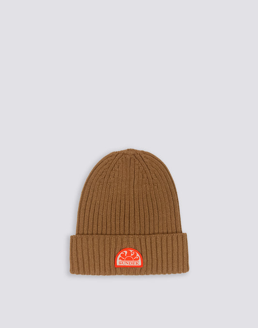 GORRO CON PARCHE ICÓNICO