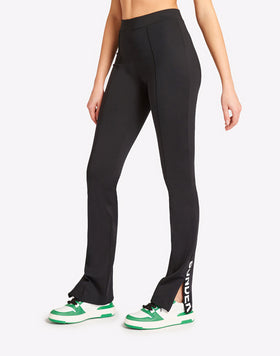 PANTALON AVEC ZIP SUR LE CÔTÉ